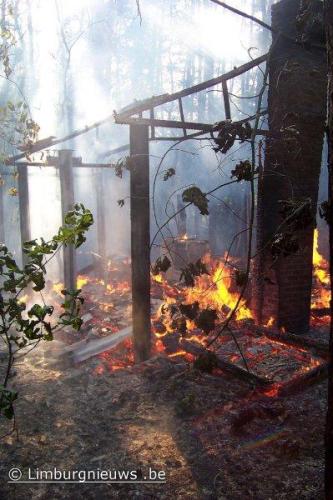 Foto Gasflessen ontploffen in bos - fotoverslag (3 juli 2009)