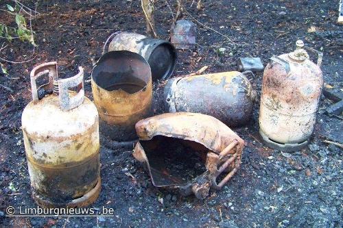 Foto Gasflessen ontploffen in bos - fotoverslag (3 juli 2009)