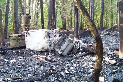 Foto Gasflessen ontploffen in bos - fotoverslag (3 juli 2009)