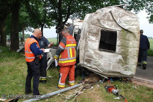 Foto Fotoverslag zwaar ongeval Neerglabbeek (7 juni 2009)