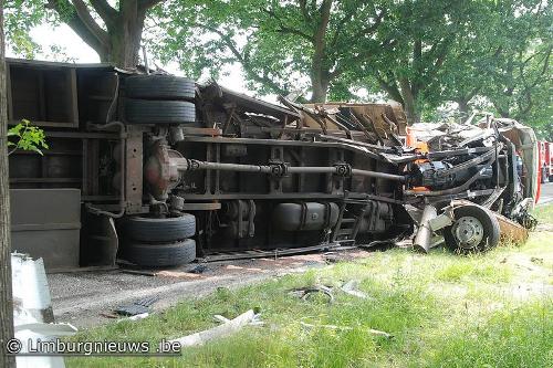 Foto Fotoverslag zwaar ongeval Neerglabbeek (7 juni 2009)