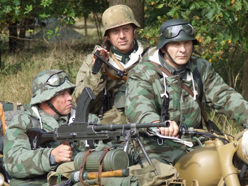 Foto Fotoverslag 'oorlog in Zwartberg' (4 oktober 2009)