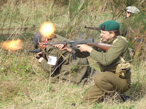 Foto Fotoverslag 'oorlog in Zwartberg' (4 oktober 2009)