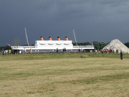 Foto Nicole en Hugo onder de indruk van Maaseik (24 augustus 2008)