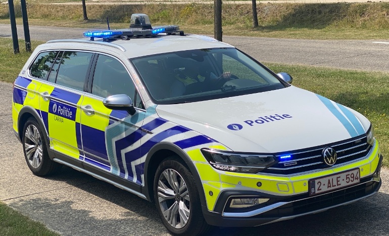 Conflict Klant Opnieuw schieten Genk: Nieuwe look voor politieauto's (14 juli 2022) - Limburgnieuws.be